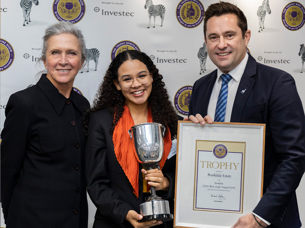 Kiara Scott receives Rosa Kruger Trophy at the Trophy Wine Show 2022